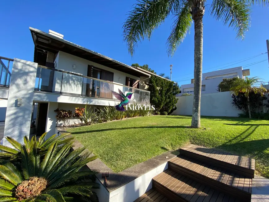 Casa com 4 quartos à venda, 204m2 em Torres - RS - imagem 6 Foto 6 de Casa com 4 quartos à venda, 204m2 em Torres - RS