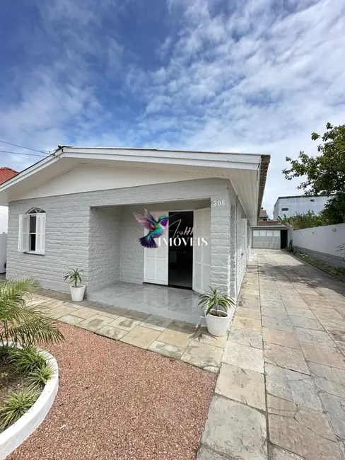 Casa com 3 quartos à venda, 360m2 em Centro, Tramandai - RS - imagem 3 Foto 3 de Casa com 3 quartos à venda, 360m2 em Centro, Tramandai - RS