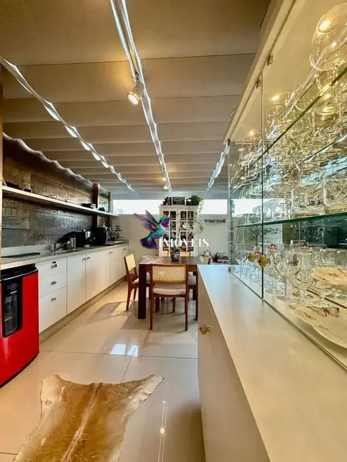 Casa com 3 quartos à venda, 158m2 em Estância Velha, Canoas - RS - imagem 8 Foto 8 de Casa com 3 quartos à venda, 158m2 em Estância Velha, Canoas - RS