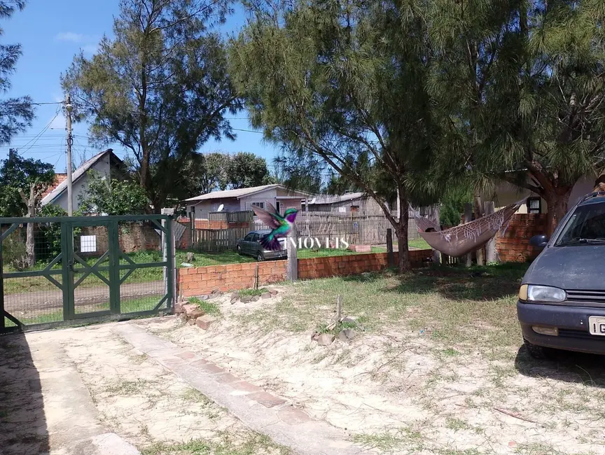 Casa com 2 quartos à venda, 300m2 em Cidreira - RS - imagem 1 Foto 1 de Casa com 2 quartos à venda, 300m2 em Cidreira - RS