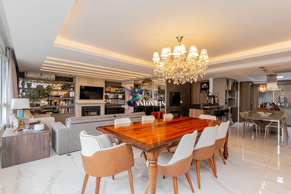 Apartamento com 3 quartos à venda, 209m2 em Higienópolis, Porto Alegre - RS - imagem 4 Foto 4 de Apartamento com 3 quartos à venda, 209m2 em Higienópolis, Porto Alegre - RS