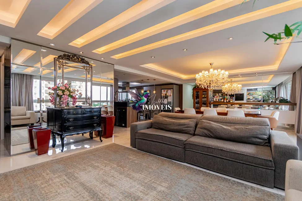 Apartamento com 3 quartos à venda, 209m2 em Higienópolis, Porto Alegre - RS - imagem 8 Foto 8 de Apartamento com 3 quartos à venda, 209m2 em Higienópolis, Porto Alegre - RS