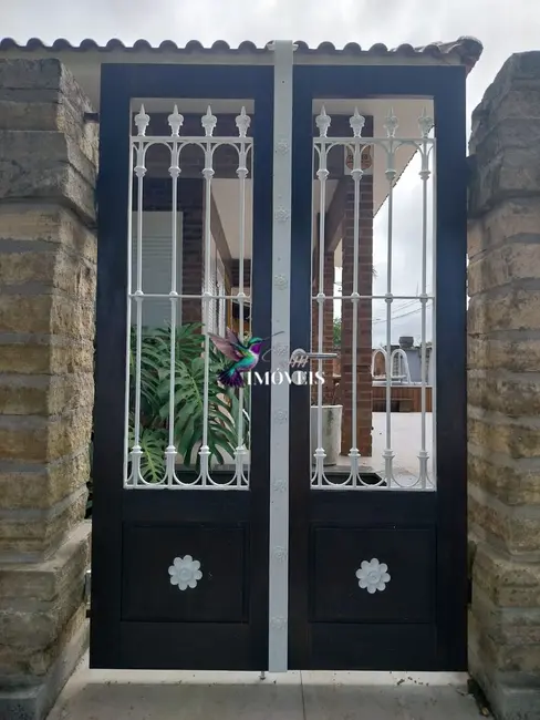 Casa com 3 quartos à venda, 126m2 em Centro, Torres - RS - imagem 5 Foto 5 de Casa com 3 quartos à venda, 126m2 em Centro, Torres - RS