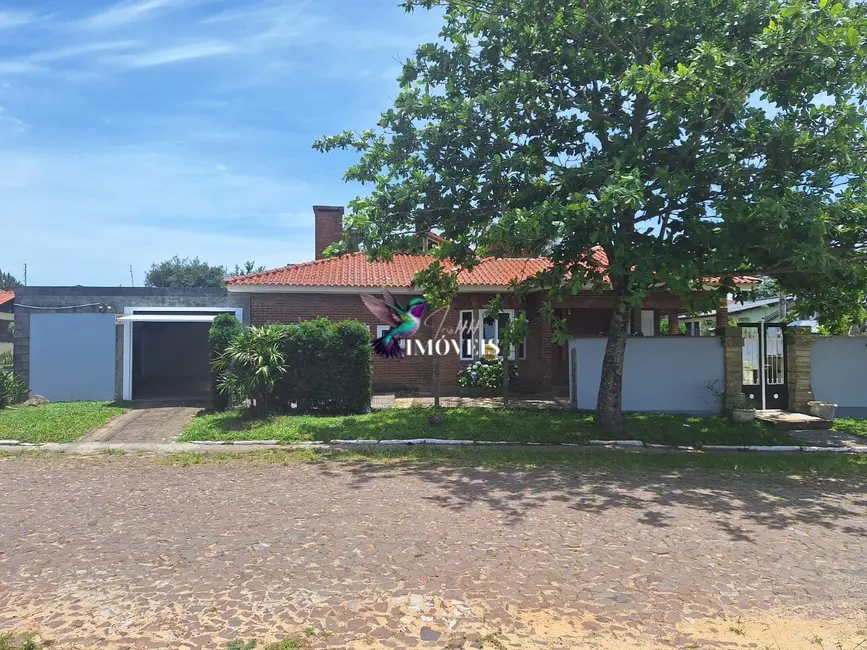 Casa com 3 quartos à venda, 126m2 em Centro, Torres - RS - imagem 4 Foto 4 de Casa com 3 quartos à venda, 126m2 em Centro, Torres - RS