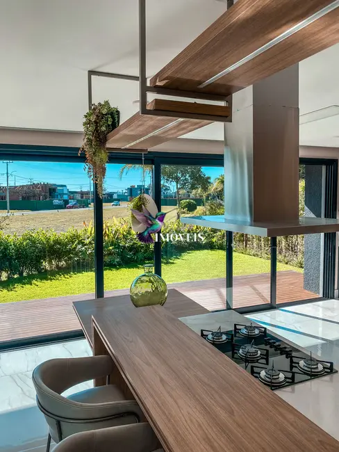 Foto 7 de Casa com 4 quartos à venda, 318m2 em Capao Da Canoa - RS