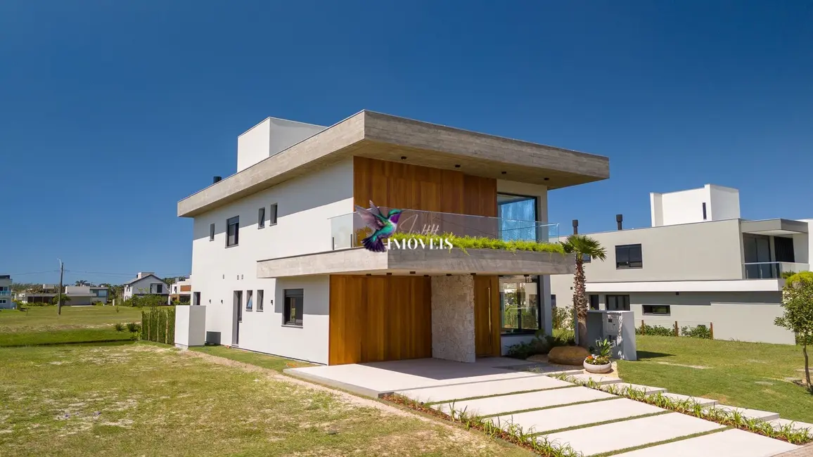 Casa de Condomínio com 4 quartos à venda, 359m2 em Centro, Torres - RS - imagem 3 Foto 3 de Casa de Condomínio com 4 quartos à venda, 359m2 em Centro, Torres - RS