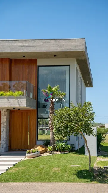 Casa de Condomínio com 4 quartos à venda, 359m2 em Centro, Torres - RS - imagem 6 Foto 6 de Casa de Condomínio com 4 quartos à venda, 359m2 em Centro, Torres - RS