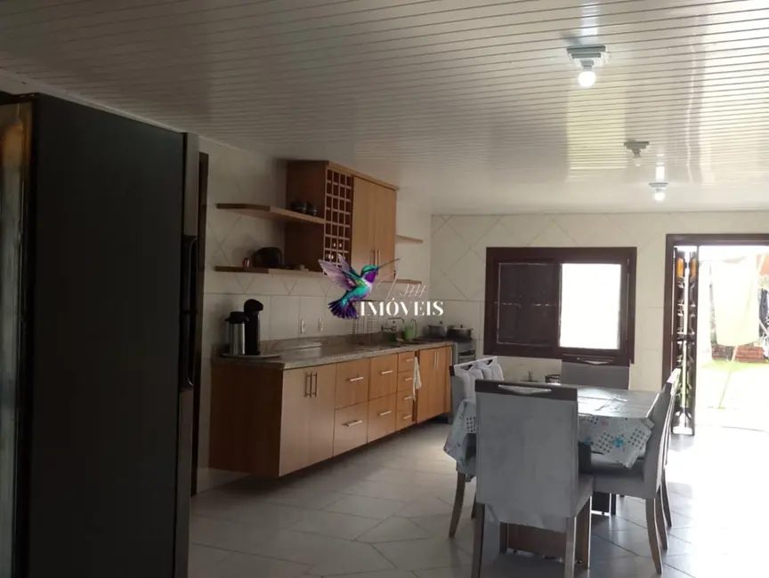 Casa com 6 quartos à venda, 264m2 em Torres - RS - imagem 6 Foto 6 de Casa com 6 quartos à venda, 264m2 em Torres - RS