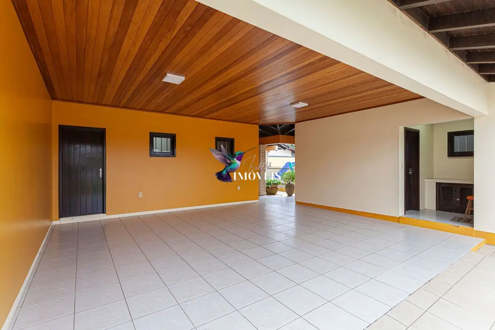 Casa com 4 quartos à venda, 335m2 em Torres - RS - imagem 6 Foto 6 de Casa com 4 quartos à venda, 335m2 em Torres - RS