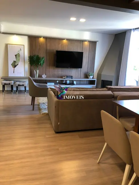 Foto 3 de Cobertura com 3 quartos à venda, 159m2 em Gramado - RS