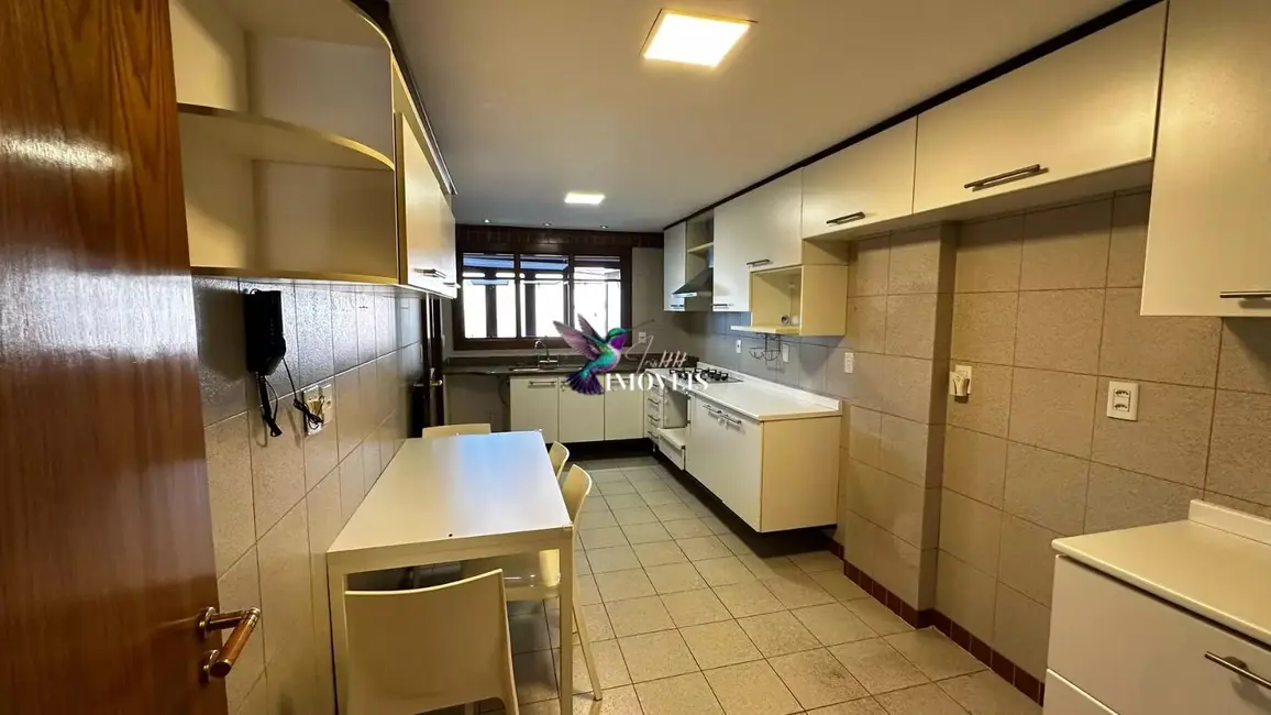 Foto 4 de Apartamento com 3 quartos à venda, 227m2 em Bela Vista, Porto Alegre - RS