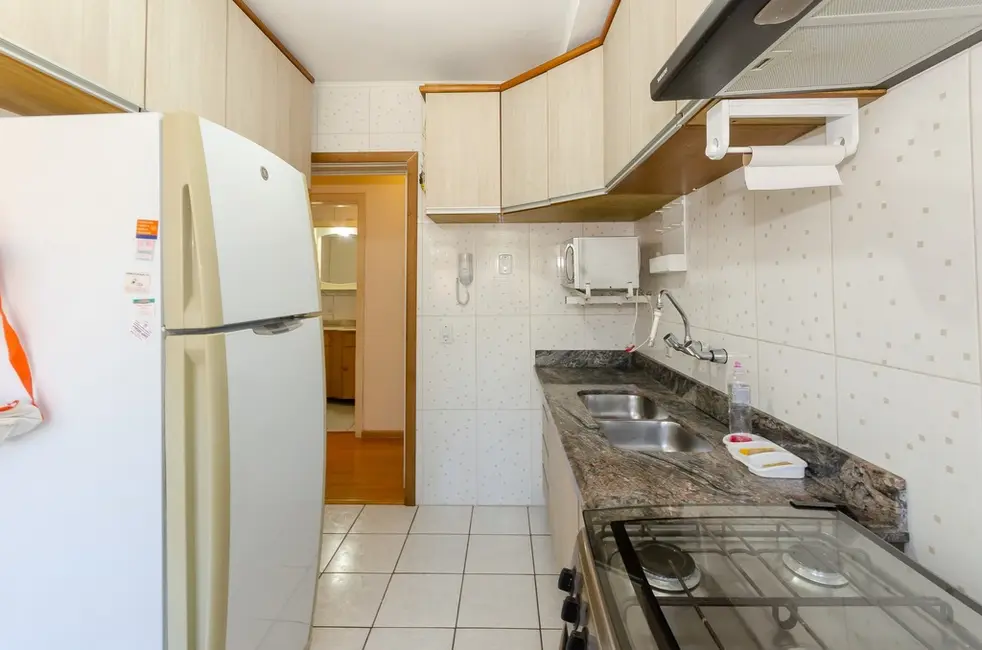 Foto 2 de Apartamento com 2 quartos à venda, 66m2 em Jardim do Salso, Porto Alegre - RS