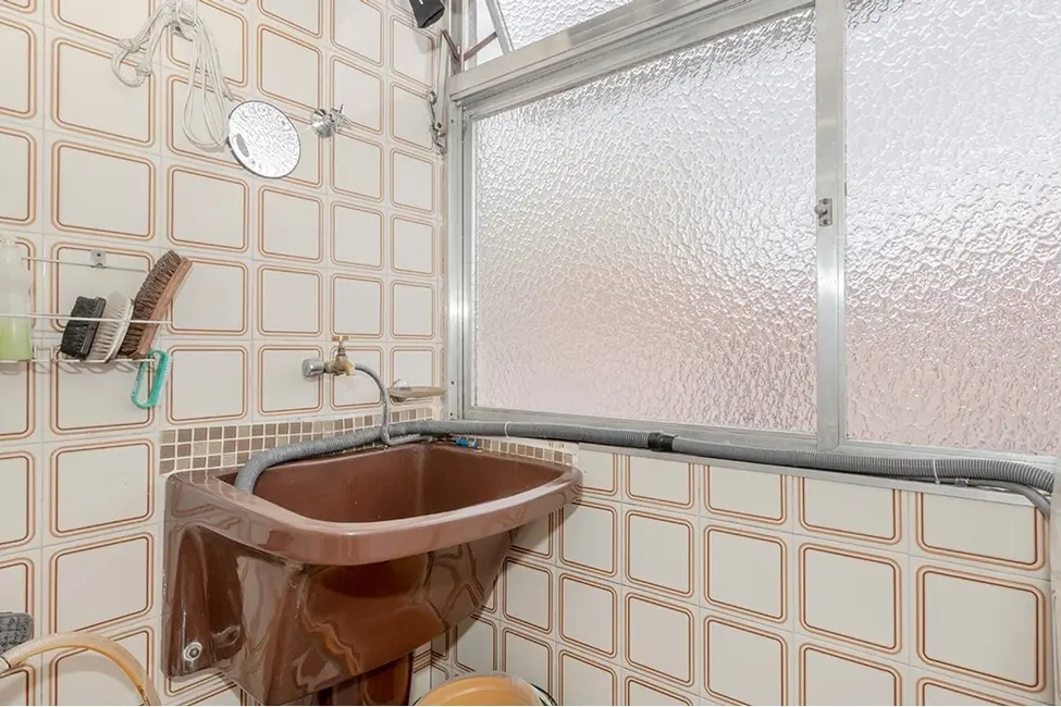 Foto 9 de Apartamento com 2 quartos à venda, 59m2 em Vila Ipiranga, Porto Alegre - RS