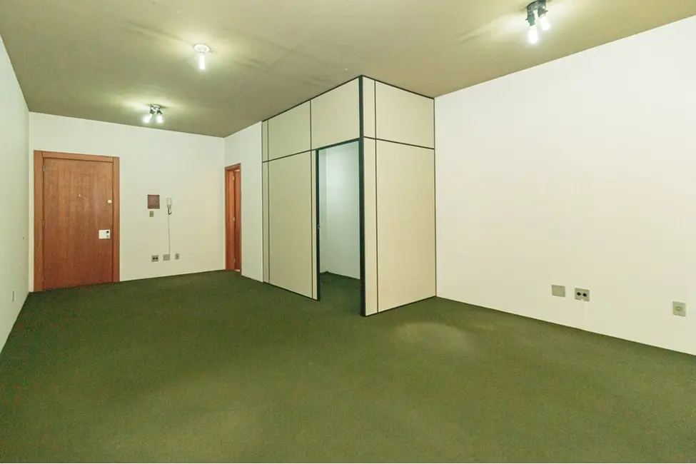 Sala Comercial à venda, 37m2 em Petrópolis, Porto Alegre - RS - imagem 5 Foto 5 de Sala Comercial à venda, 37m2 em Petrópolis, Porto Alegre - RS