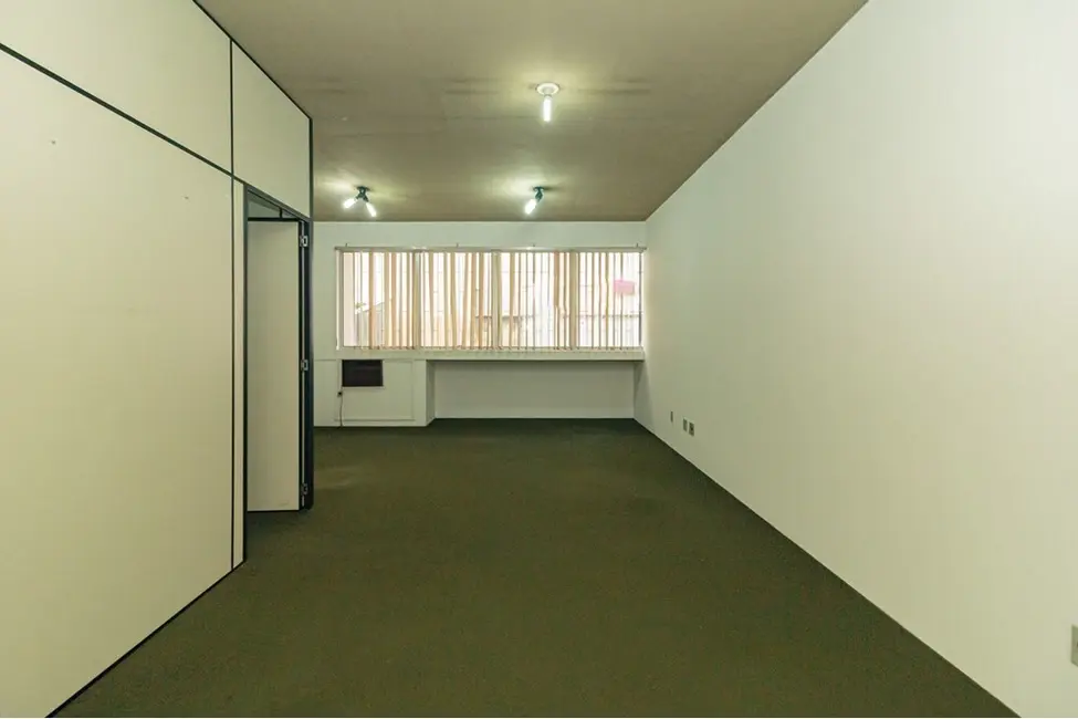 Sala Comercial à venda, 37m2 em Petrópolis, Porto Alegre - RS - imagem 7 Foto 7 de Sala Comercial à venda, 37m2 em Petrópolis, Porto Alegre - RS