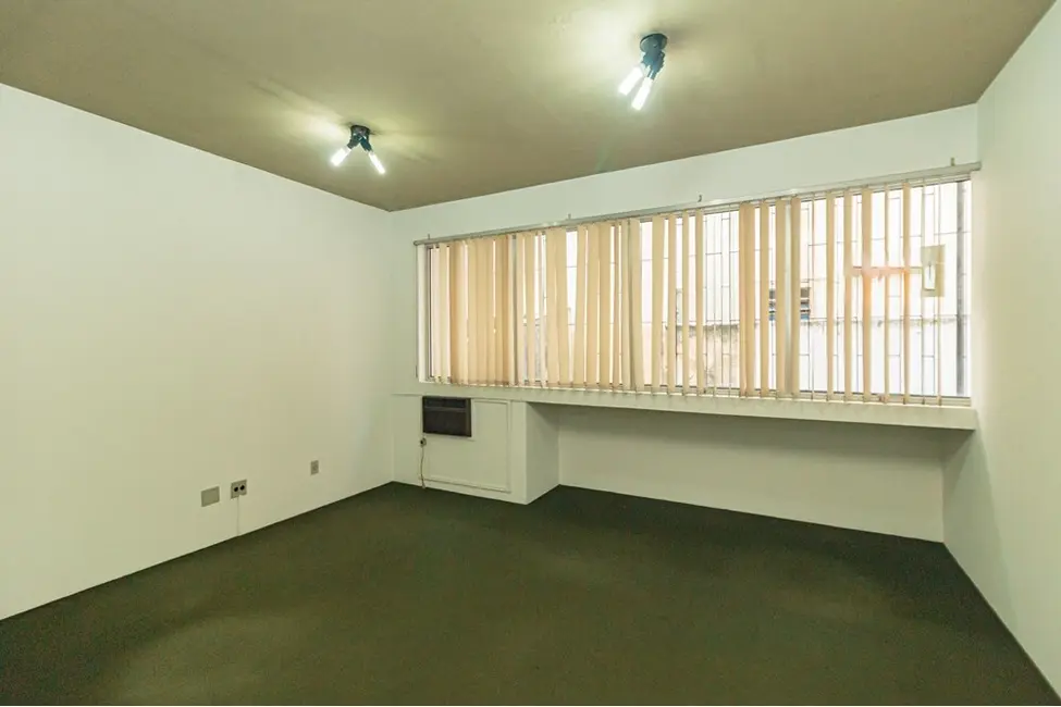 Sala Comercial à venda, 37m2 em Petrópolis, Porto Alegre - RS - imagem 9 Foto 9 de Sala Comercial à venda, 37m2 em Petrópolis, Porto Alegre - RS