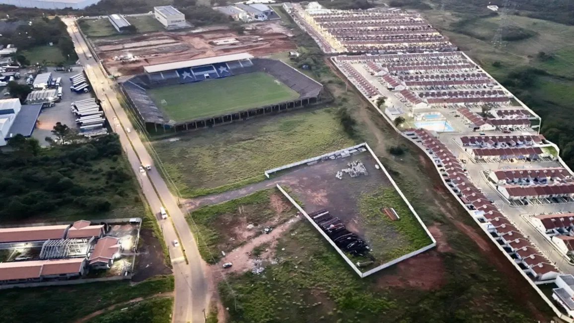 Foto 3 de Terreno / Lote à venda, 6353m2 em Distrito Industrial, Cachoeirinha - RS