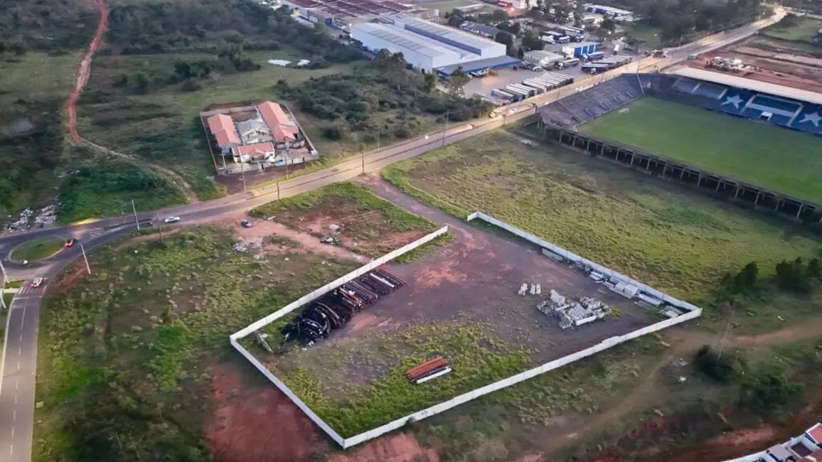 Foto 2 de Terreno / Lote à venda, 6353m2 em Distrito Industrial, Cachoeirinha - RS