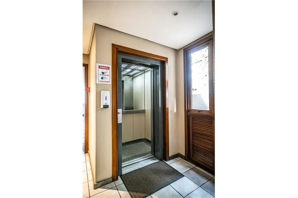 Foto 2 de Apartamento com 2 quartos à venda, 80m2 em Petrópolis, Porto Alegre - RS