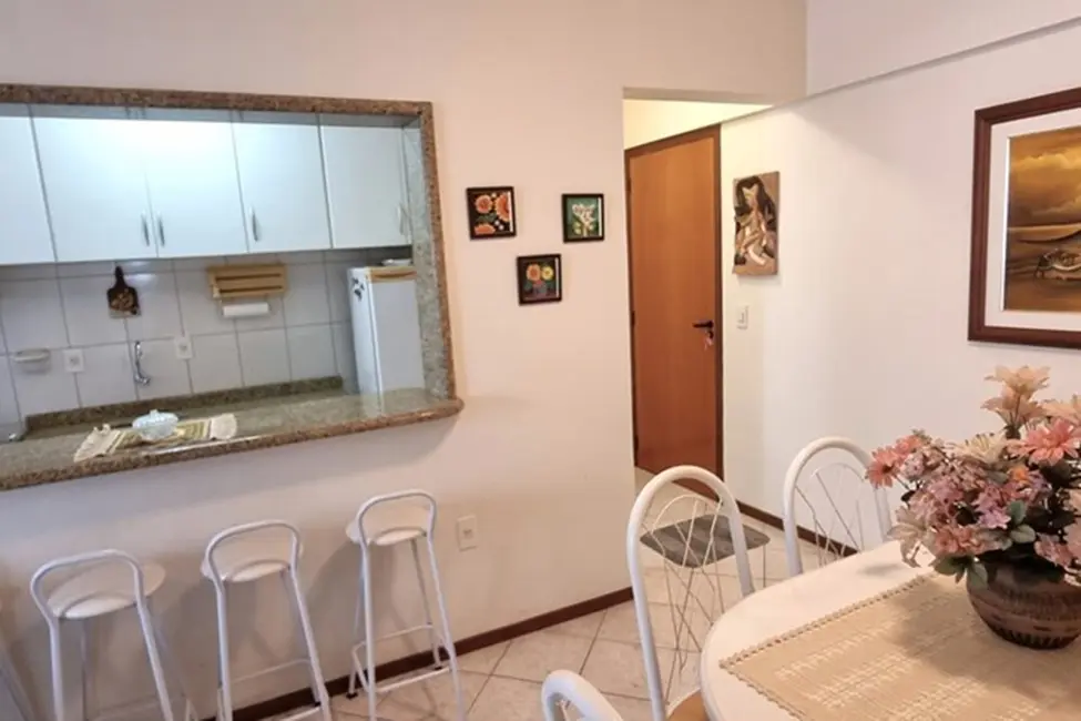 Apartamento com 2 quartos à venda, 70m2 em Centro, Balneario Camboriu - SC - imagem 2 Foto 2 de Apartamento com 2 quartos à venda, 70m2 em Centro, Balneario Camboriu - SC