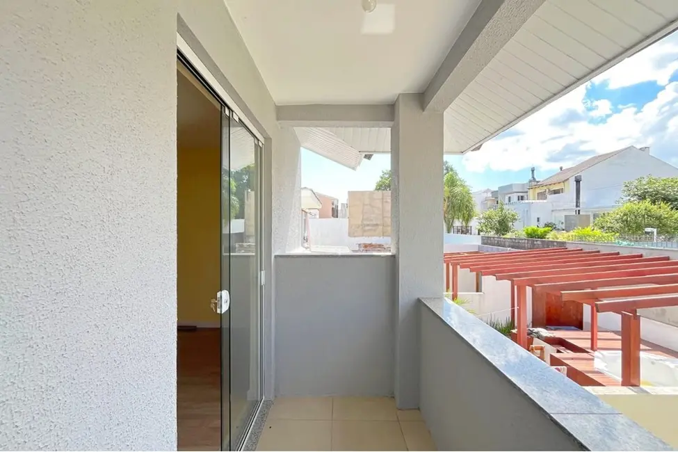 Casa com 3 quartos à venda, 230m2 em Hípica, Porto Alegre - RS - imagem 2 Foto 2 de Casa com 3 quartos à venda, 230m2 em Hípica, Porto Alegre - RS