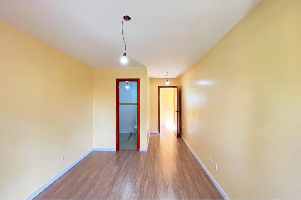 Casa com 3 quartos à venda, 230m2 em Hípica, Porto Alegre - RS - imagem 5 Foto 5 de Casa com 3 quartos à venda, 230m2 em Hípica, Porto Alegre - RS