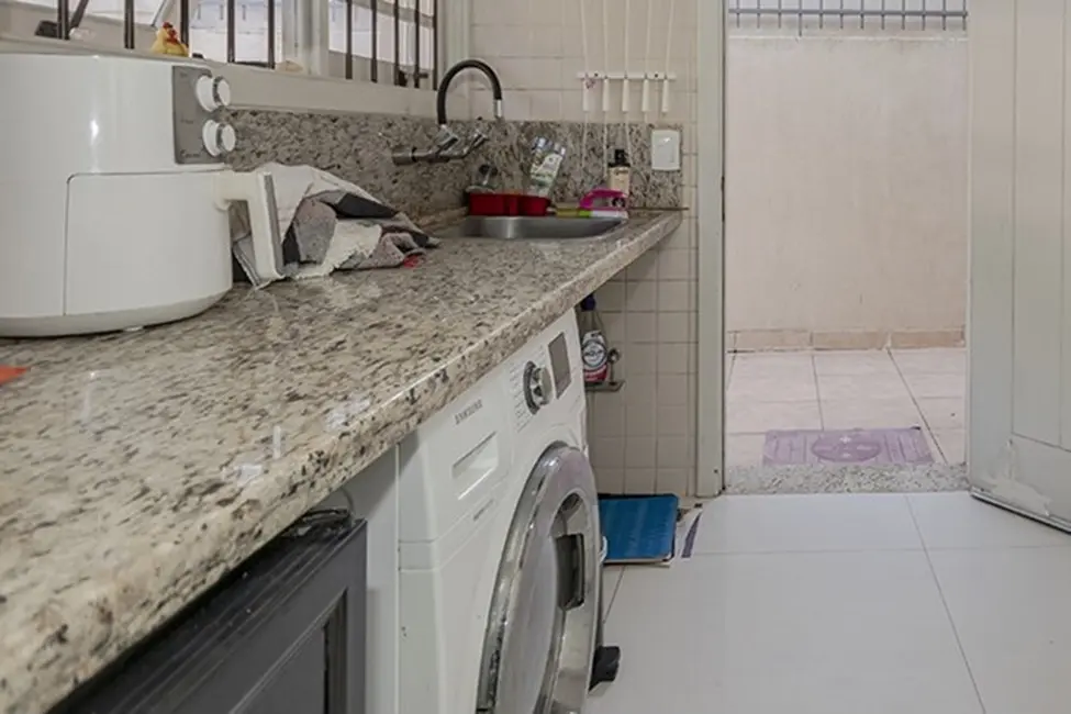Foto 2 de Casa com 3 quartos à venda, 304m2 em Espírito Santo, Porto Alegre - RS