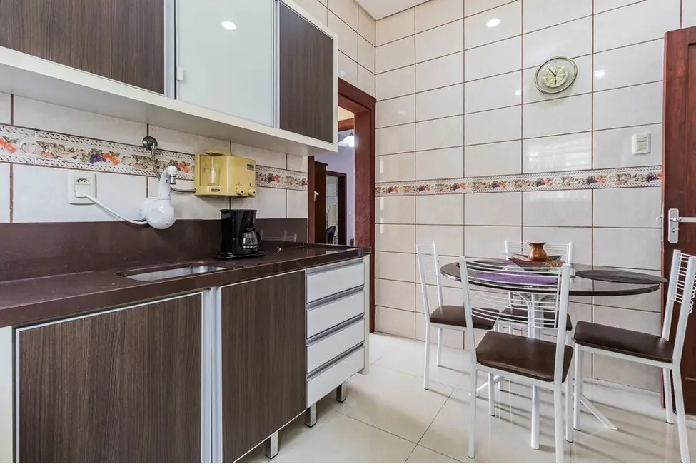 Foto 7 de Casa com 2 quartos à venda, 250m2 em Vila Ipiranga, Porto Alegre - RS