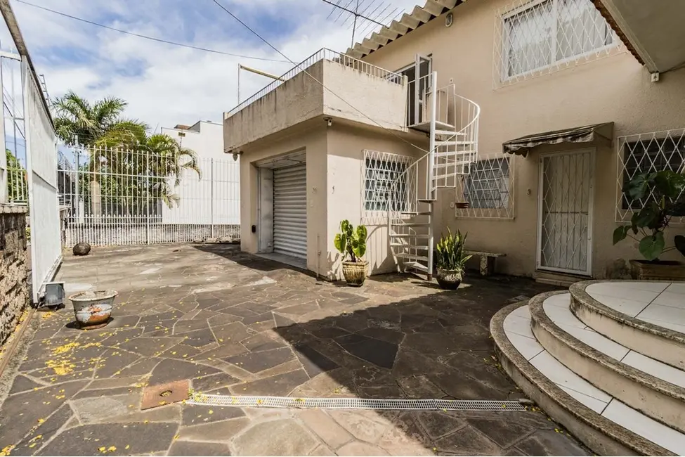 Foto 3 de Casa com 2 quartos à venda, 250m2 em Vila Ipiranga, Porto Alegre - RS