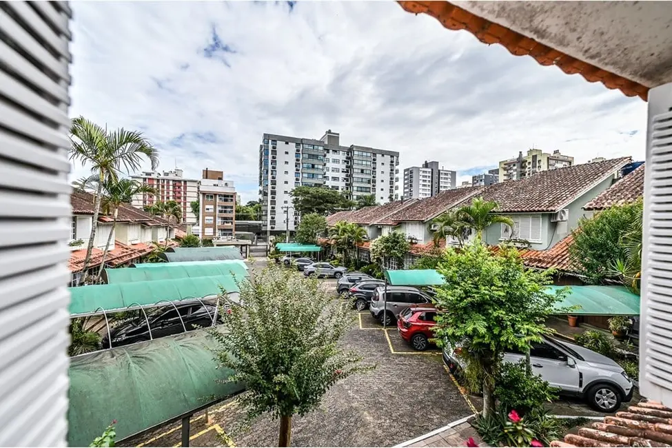 Foto 6 de Casa de Condomínio com 2 quartos à venda, 80m2 em Tristeza, Porto Alegre - RS
