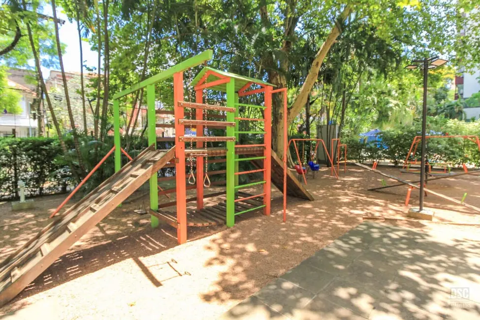Apartamento com 3 quartos à venda, 120m2 em Moinhos de Vento, Porto Alegre - RS - imagem 7 Foto 7 de Apartamento com 3 quartos à venda, 120m2 em Moinhos de Vento, Porto Alegre - RS