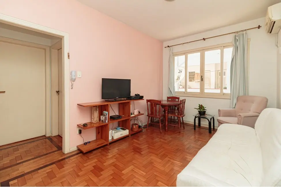 Foto 1 de Apartamento com 2 quartos à venda, 63m2 em Santa Cecília, Porto Alegre - RS