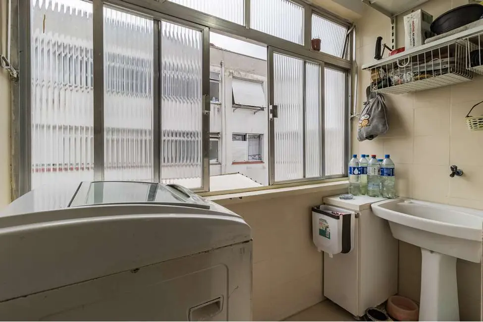 Foto 2 de Apartamento com 2 quartos à venda, 61m2 em São Sebastião, Porto Alegre - RS