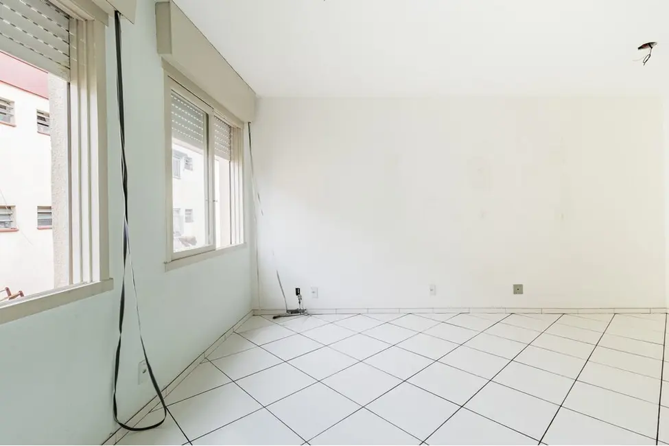 Foto 2 de Apartamento com 1 quarto à venda, 27m2 em Jardim Leopoldina, Porto Alegre - RS
