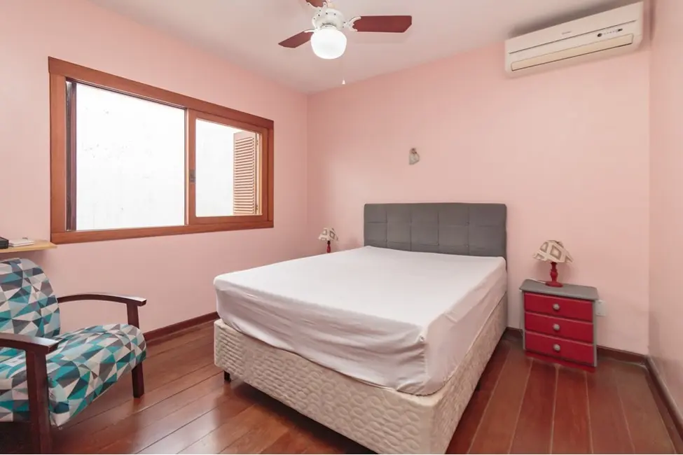 Casa com 3 quartos à venda, 213m2 em Chácara das Pedras, Porto Alegre - RS - imagem 4 Foto 4 de Casa com 3 quartos à venda, 213m2 em Chácara das Pedras, Porto Alegre - RS