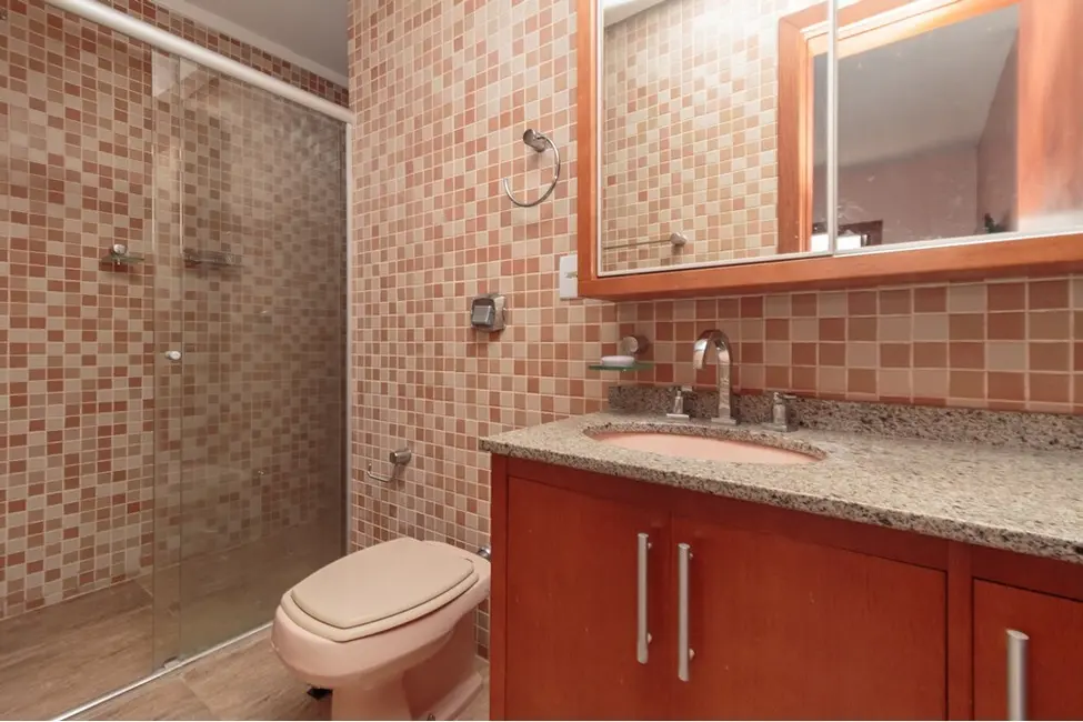 Casa com 3 quartos à venda, 213m2 em Chácara das Pedras, Porto Alegre - RS - imagem 6 Foto 6 de Casa com 3 quartos à venda, 213m2 em Chácara das Pedras, Porto Alegre - RS