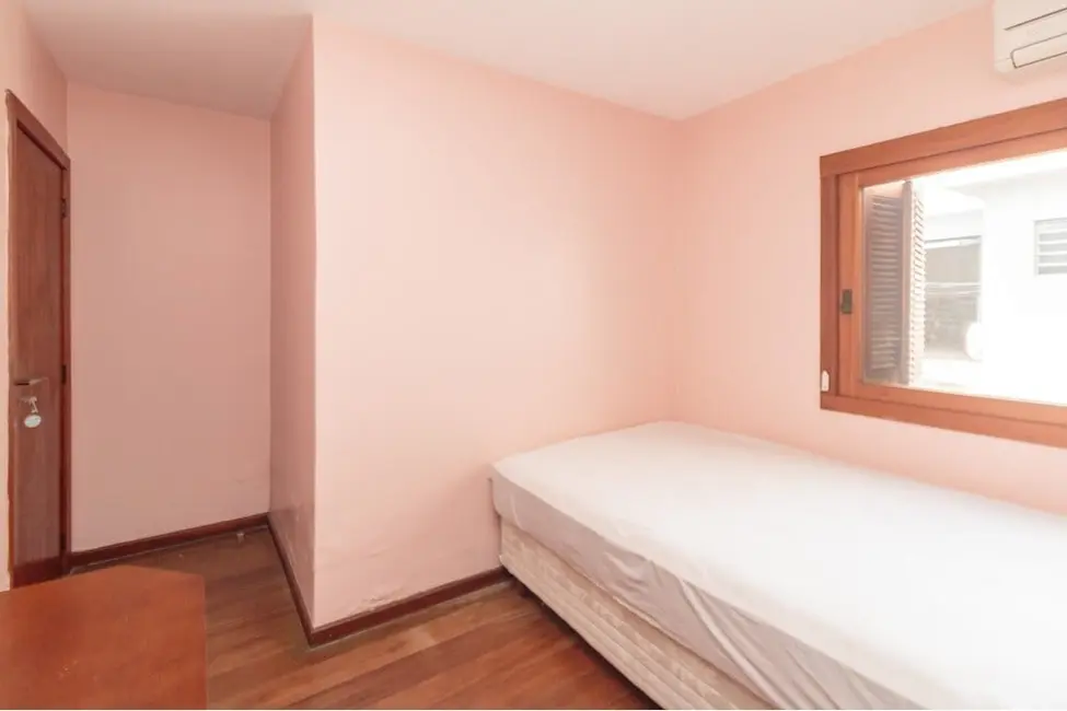 Casa com 3 quartos à venda, 213m2 em Chácara das Pedras, Porto Alegre - RS - imagem 3 Foto 3 de Casa com 3 quartos à venda, 213m2 em Chácara das Pedras, Porto Alegre - RS