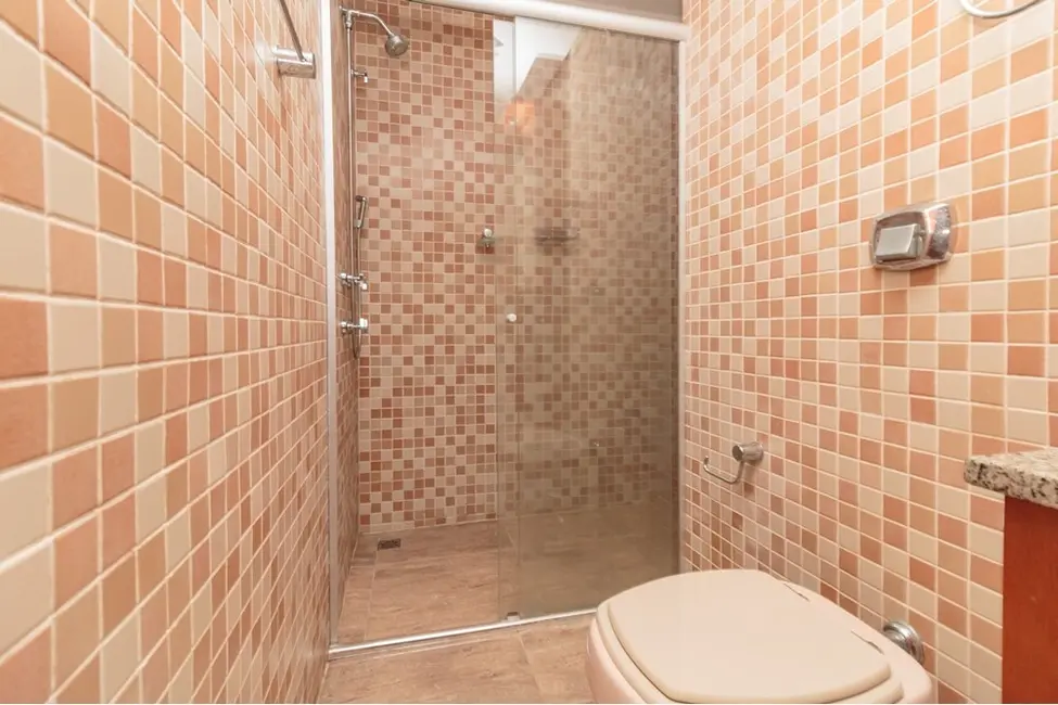 Casa com 3 quartos à venda, 213m2 em Chácara das Pedras, Porto Alegre - RS - imagem 7 Foto 7 de Casa com 3 quartos à venda, 213m2 em Chácara das Pedras, Porto Alegre - RS