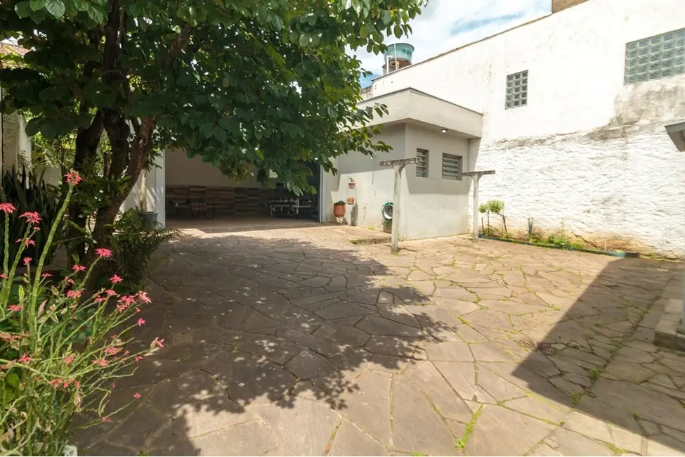 Foto 2 de Casa com 3 quartos à venda, 213m2 em Chácara das Pedras, Porto Alegre - RS
