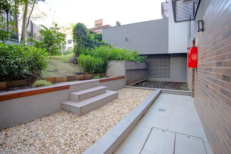 Apartamento com 2 quartos à venda, 67m2 em Passo da Areia, Porto Alegre - RS - imagem 2 Foto 2 de Apartamento com 2 quartos à venda, 67m2 em Passo da Areia, Porto Alegre - RS