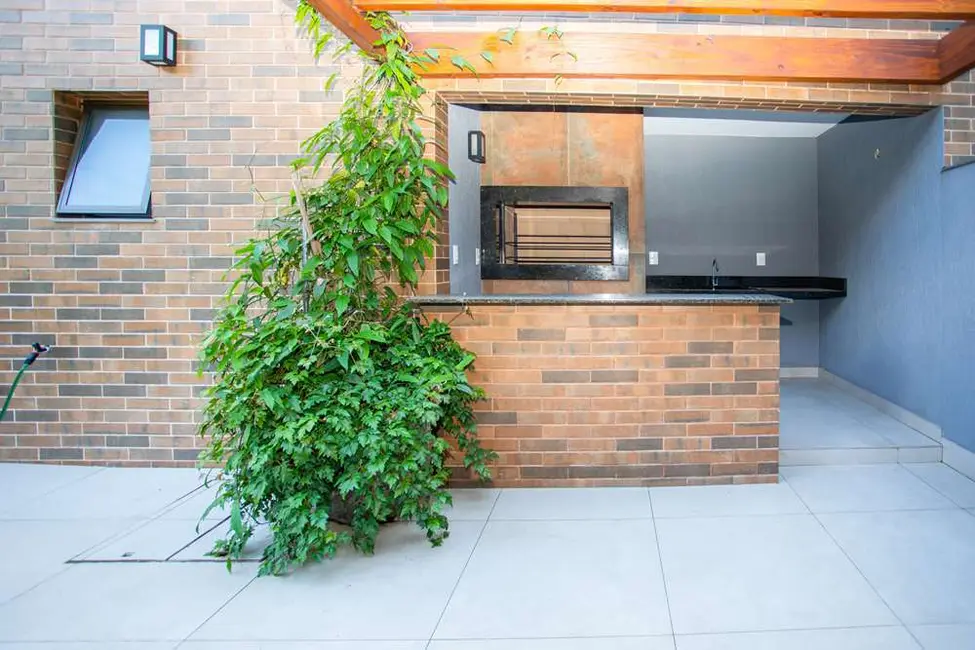 Apartamento com 2 quartos à venda, 67m2 em Passo da Areia, Porto Alegre - RS - imagem 7 Foto 7 de Apartamento com 2 quartos à venda, 67m2 em Passo da Areia, Porto Alegre - RS