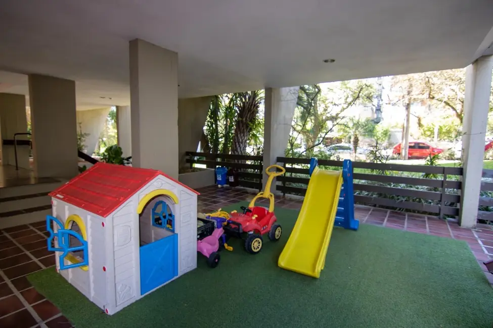 Apartamento com 2 quartos à venda, 88m2 em Higienópolis, Porto Alegre - RS - imagem 5 Foto 5 de Apartamento com 2 quartos à venda, 88m2 em Higienópolis, Porto Alegre - RS