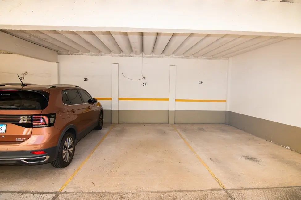 Apartamento com 2 quartos à venda, 88m2 em Higienópolis, Porto Alegre - RS - imagem 3 Foto 3 de Apartamento com 2 quartos à venda, 88m2 em Higienópolis, Porto Alegre - RS