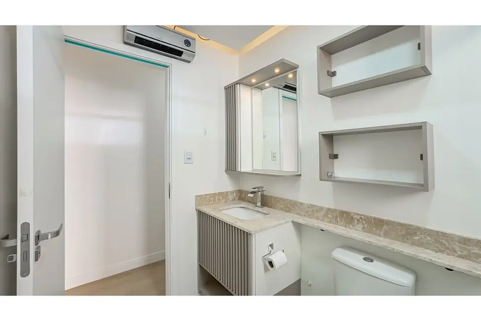 Apartamento com 2 quartos à venda, 66m2 em Petrópolis, Porto Alegre - RS - imagem 4 Foto 4 de Apartamento com 2 quartos à venda, 66m2 em Petrópolis, Porto Alegre - RS