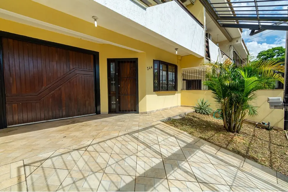 Casa com 3 quartos à venda, 180m2 em Nossa Senhora das Graças, Canoas - RS - imagem 5 Foto 5 de Casa com 3 quartos à venda, 180m2 em Nossa Senhora das Graças, Canoas - RS