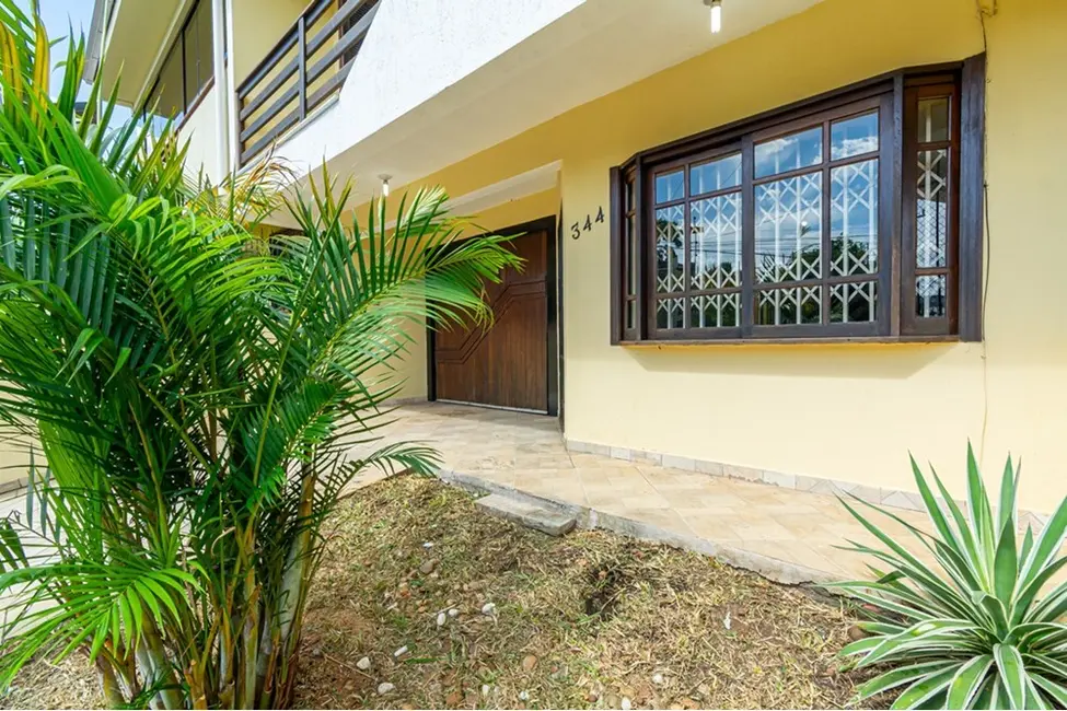 Casa com 3 quartos à venda, 180m2 em Nossa Senhora das Graças, Canoas - RS - imagem 4 Foto 4 de Casa com 3 quartos à venda, 180m2 em Nossa Senhora das Graças, Canoas - RS
