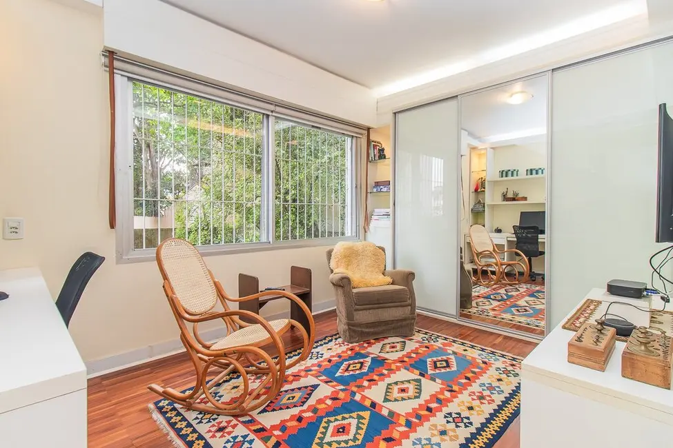 Foto 4 de Apartamento com 3 quartos à venda, 153m2 em Rio Branco, Porto Alegre - RS