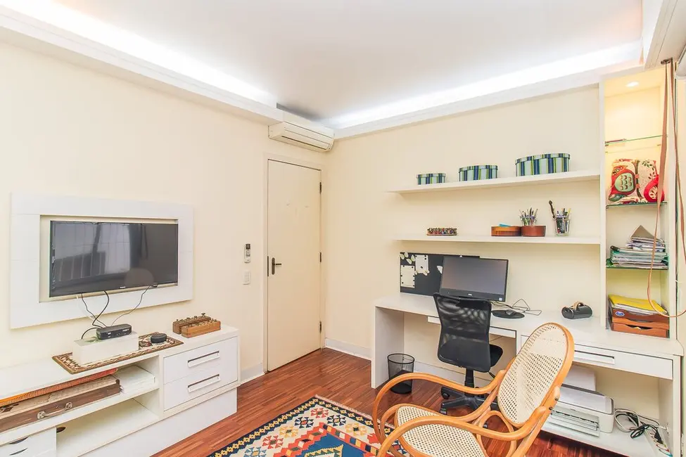 Foto 7 de Apartamento com 3 quartos à venda, 153m2 em Rio Branco, Porto Alegre - RS