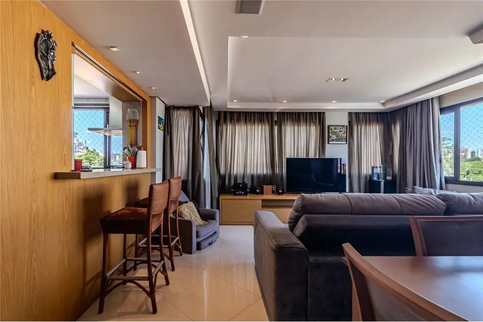 Apartamento com 3 quartos à venda, 97m2 em Passo da Areia, Porto Alegre - RS - imagem 5 Foto 5 de Apartamento com 3 quartos à venda, 97m2 em Passo da Areia, Porto Alegre - RS