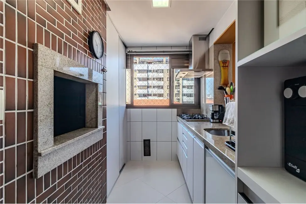 Apartamento com 3 quartos à venda, 97m2 em Passo da Areia, Porto Alegre - RS - imagem 6 Foto 6 de Apartamento com 3 quartos à venda, 97m2 em Passo da Areia, Porto Alegre - RS